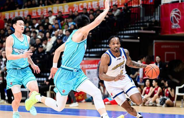 皇冠体育官方网站-广厦主场再战山东全力复仇！胡金秋硬磕陶汉林，王博要亮出杀手锏