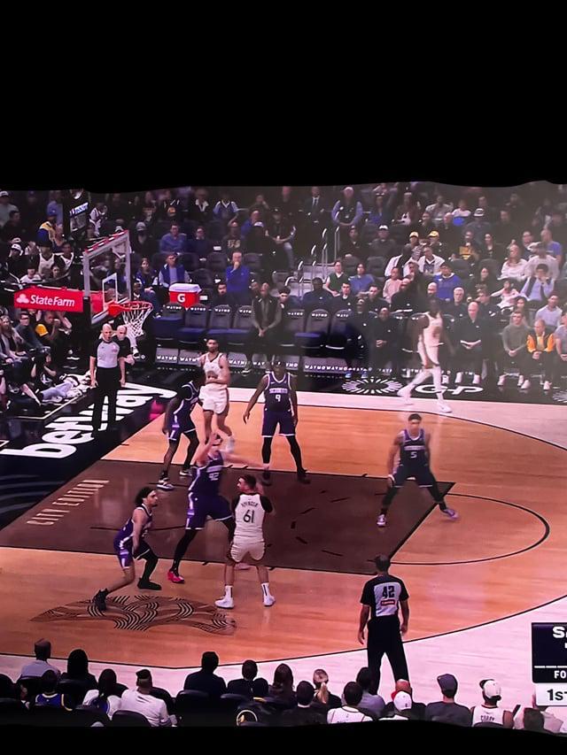 皇冠体育官方网站-勇士板凳席7人合计4分，科尔赛后甩锅轮换